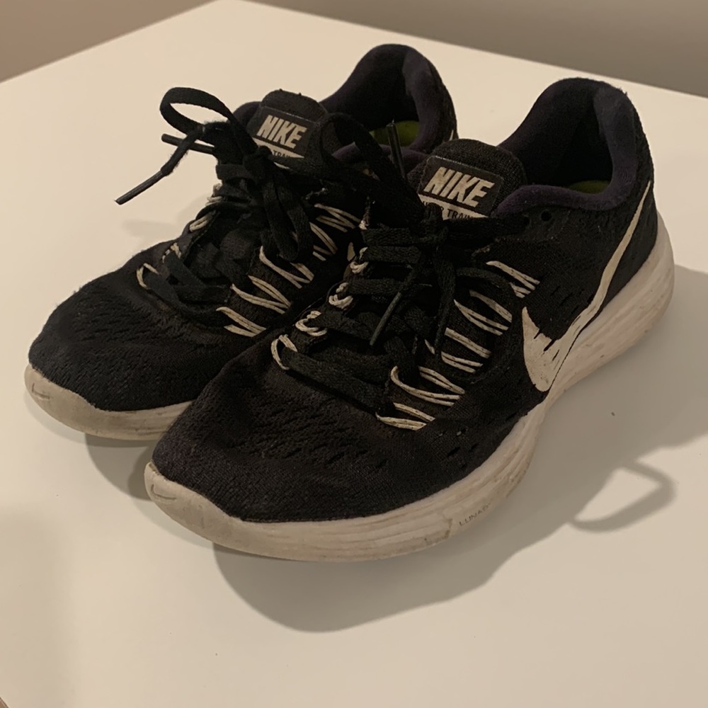 Sneakers - Picture 3 of 10